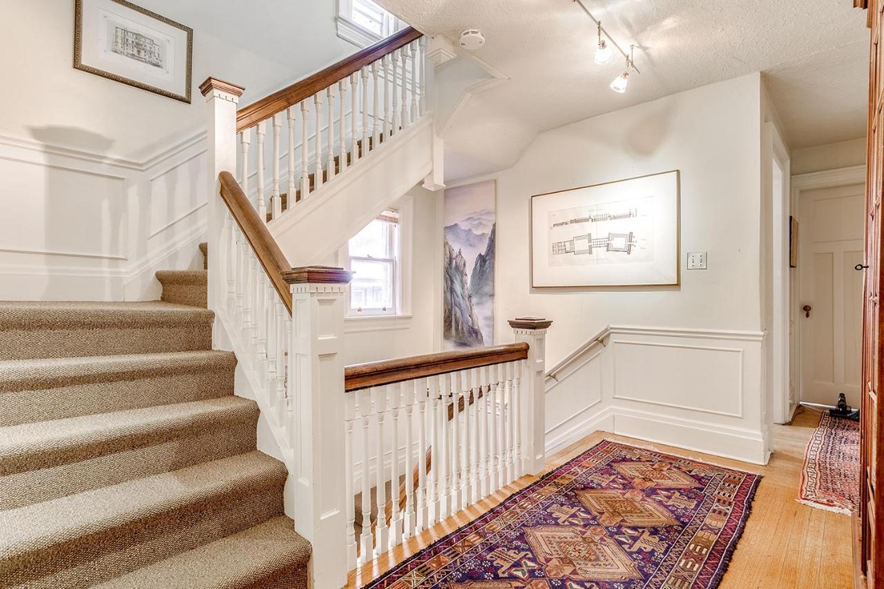 Four Bedroom Rosedale Home تورونتو المظهر الخارجي الصورة