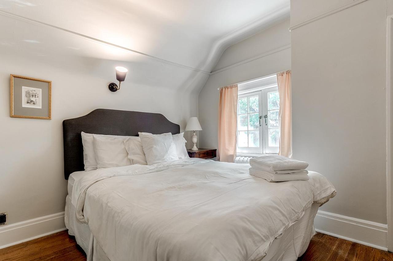 Four Bedroom Rosedale Home تورونتو المظهر الخارجي الصورة
